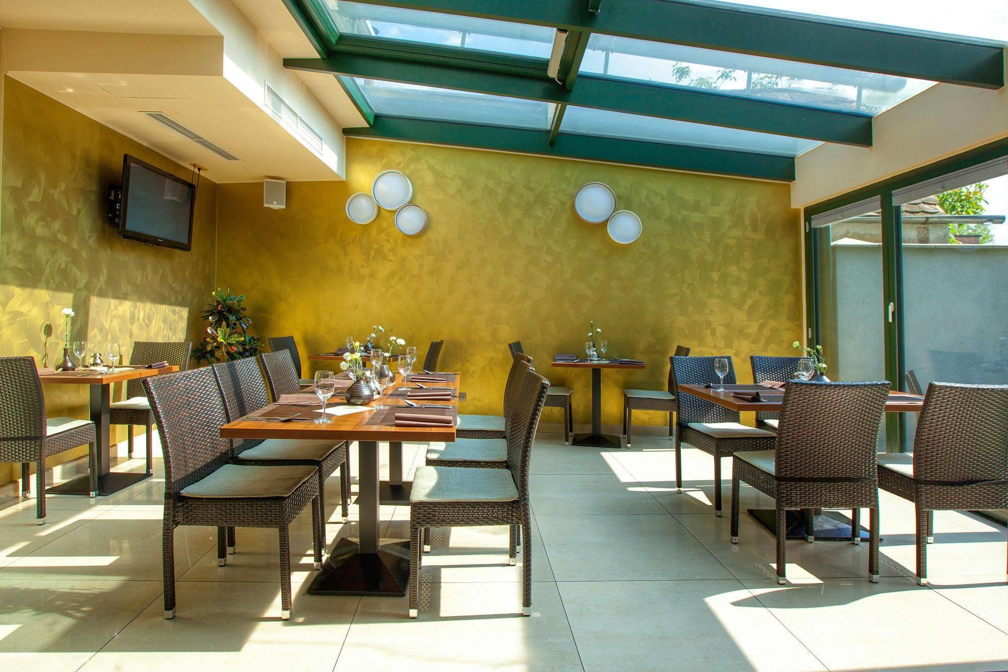 Fine Restaurant & Apartments Malacky Zewnętrze zdjęcie